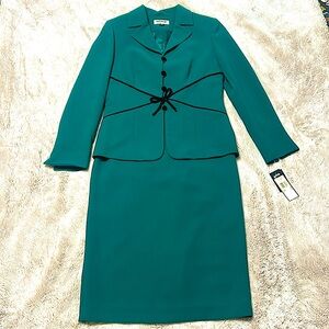 NWT Kasper two piece suit